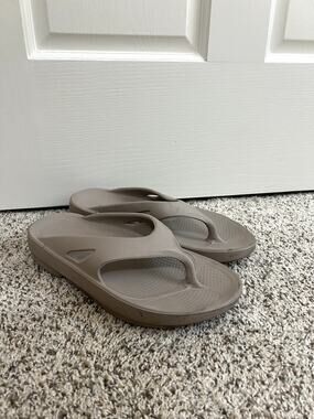 Oofos OOriginal Thong Sandal M7/W9